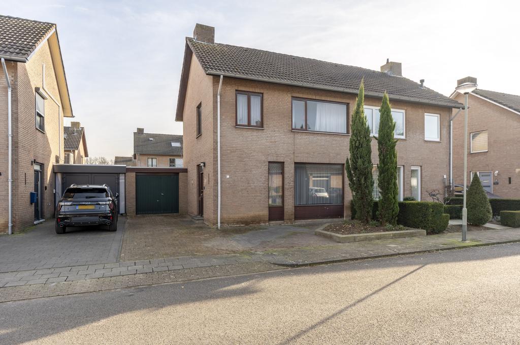 Schout Boutenstraat 12